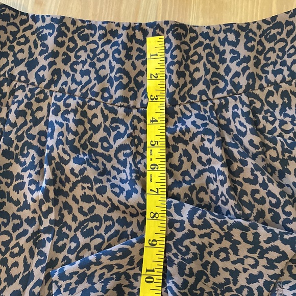 Loft Cheetah Shorts Size 2 - Picture 7 of 12